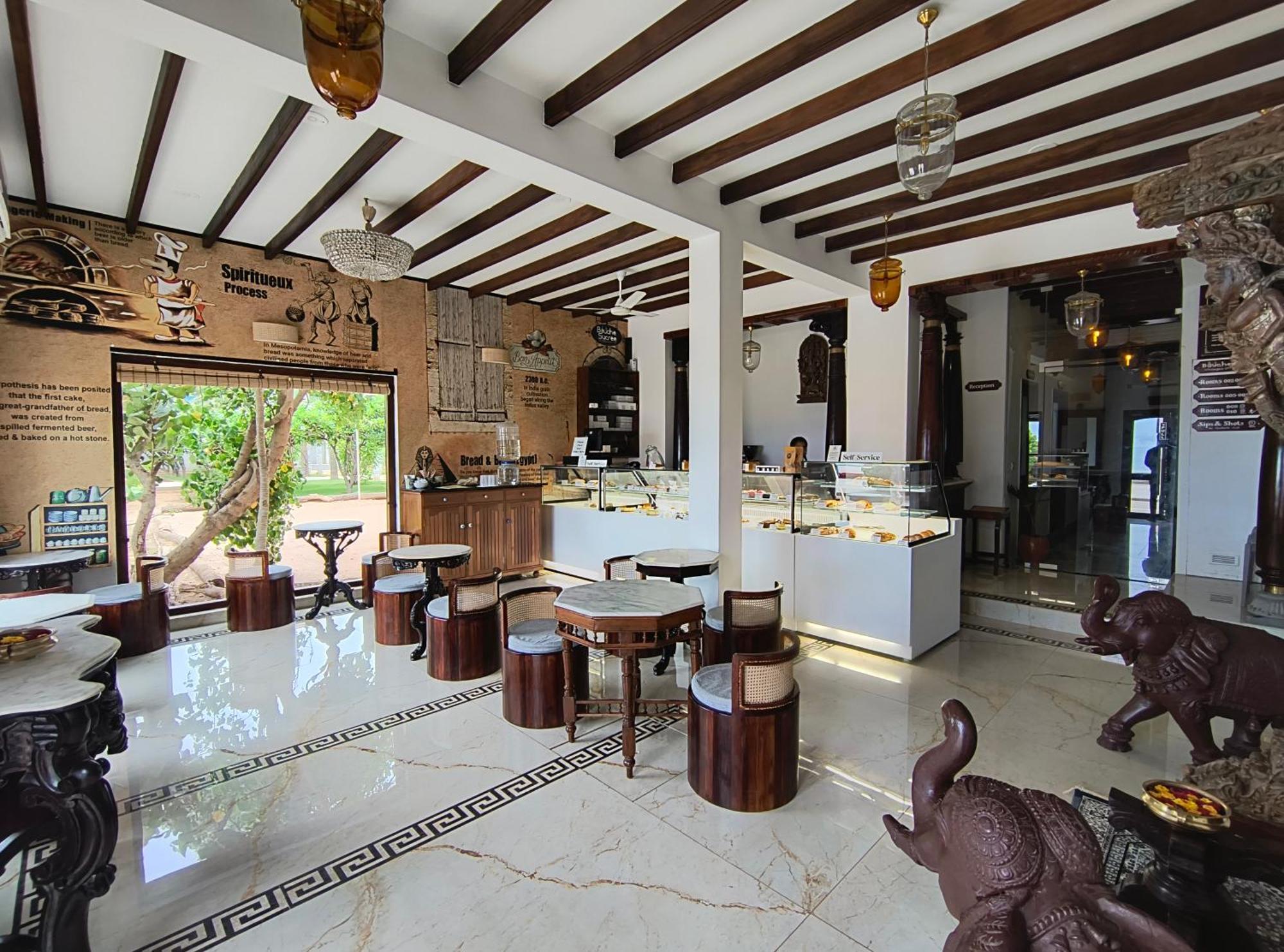 La Plage Seaview Suites Pondicherry Bagian luar foto