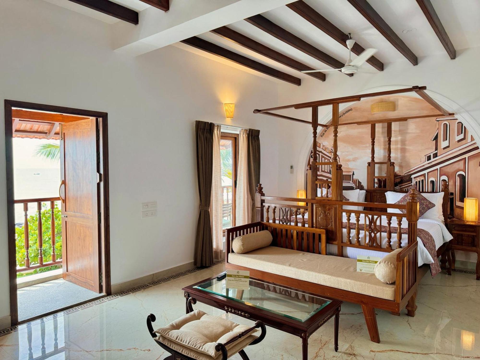 La Plage Seaview Suites Pondicherry Bagian luar foto