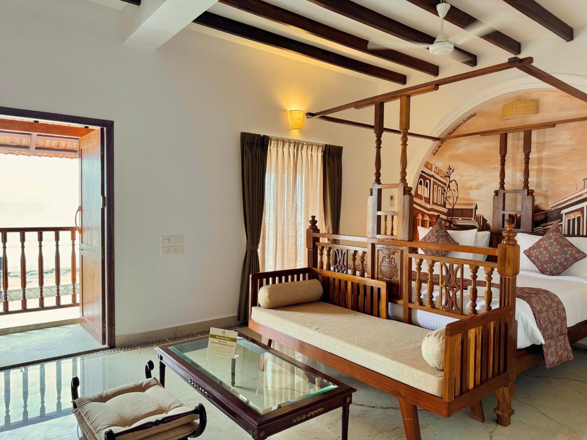 La Plage Seaview Suites Pondicherry Bagian luar foto