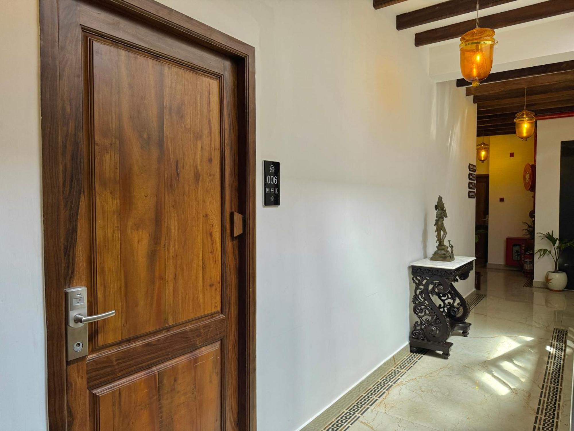 La Plage Seaview Suites Pondicherry Bagian luar foto