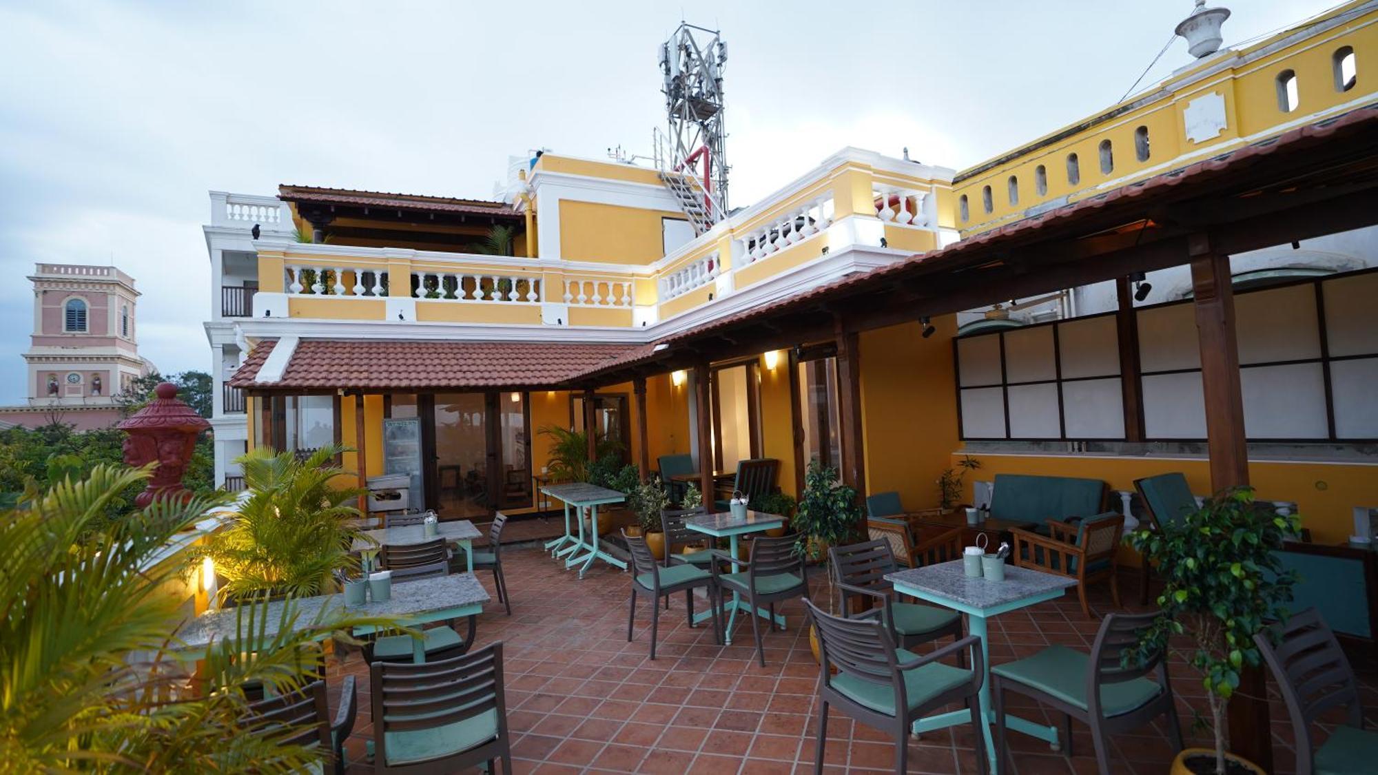La Plage Seaview Suites Pondicherry Bagian luar foto